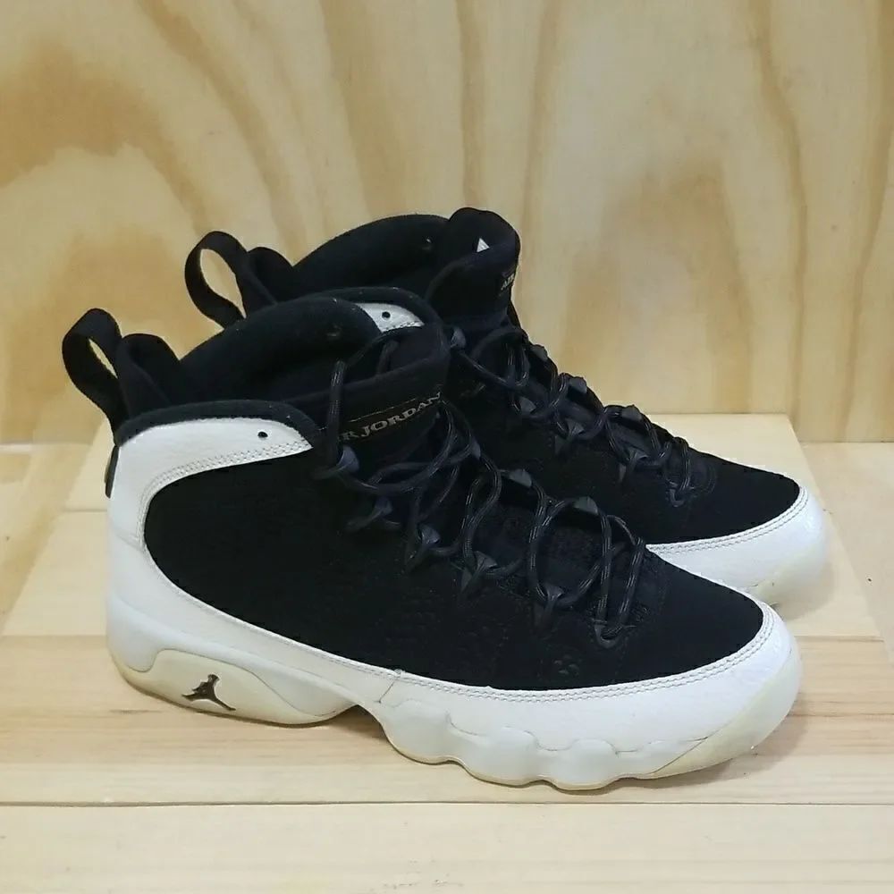 Nike Jordan 9 IX Retro Wmn's sz 7 , Eu 38 City of Flight Black White